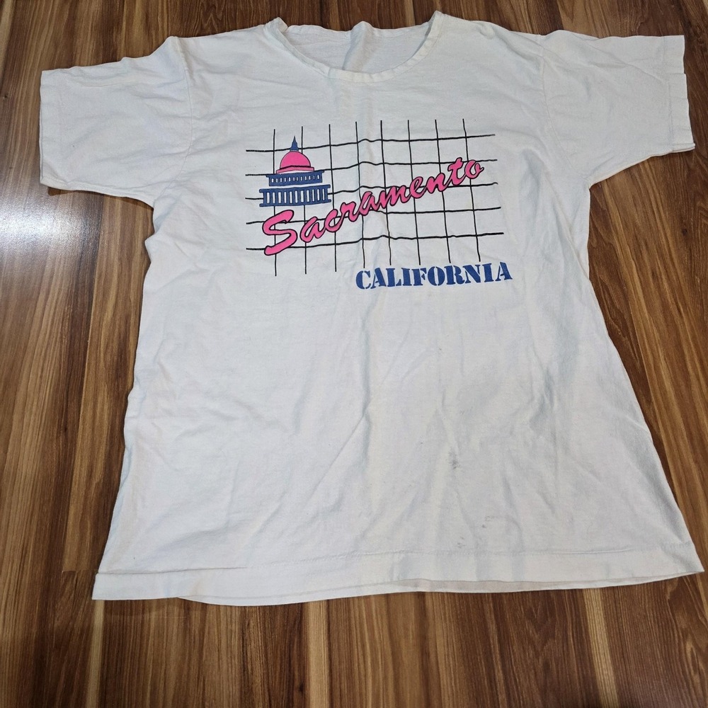 Sacramento California Shirt Mens Medium White Capitol Graphic Souvenir Tee